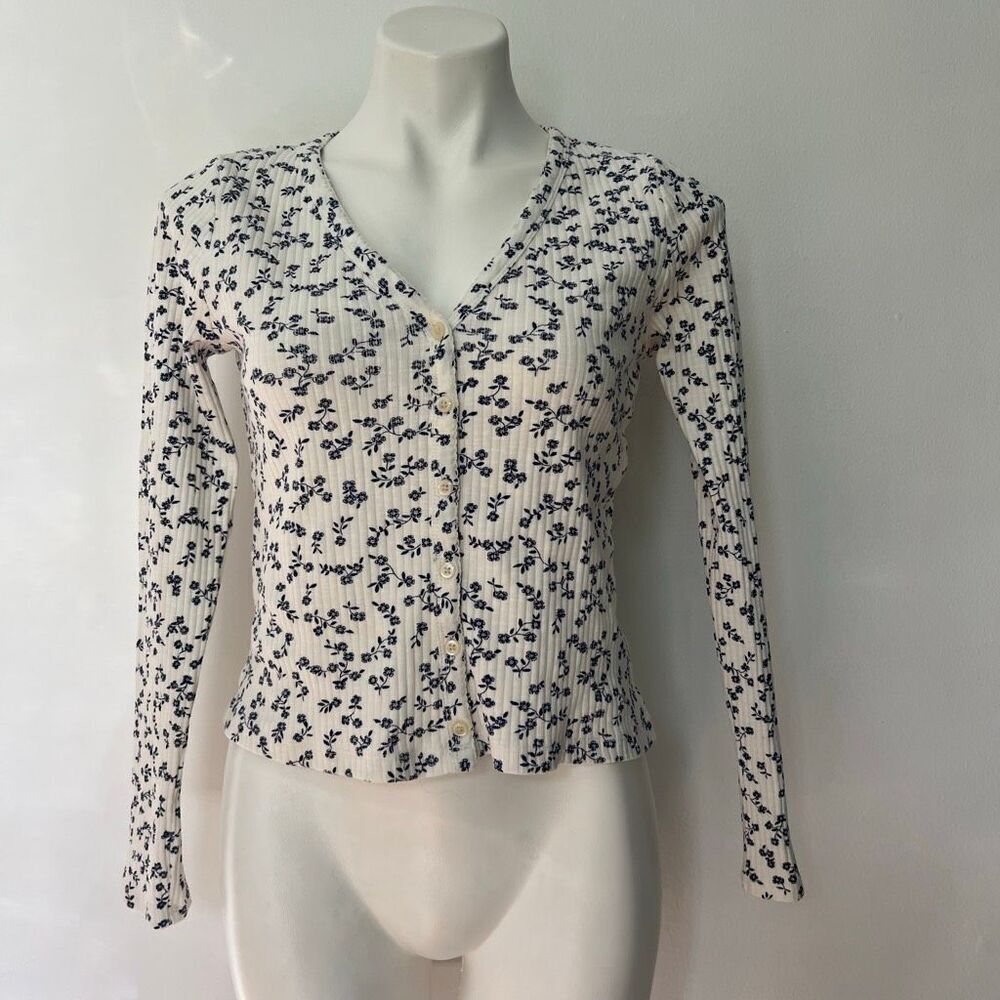 Old Navy Chinoiserie Blue Floral cardigan